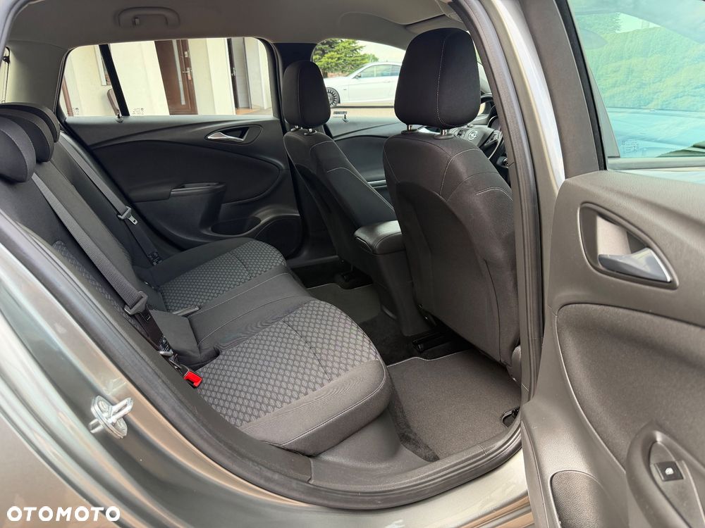 Opel Astra 1.4 Turbo Start/Stop Business - 19