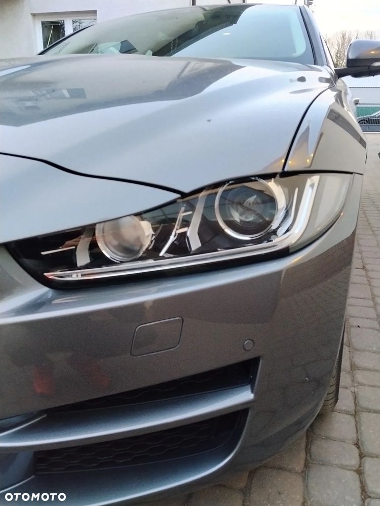 Jaguar XE 2.0 T Prestige - 19