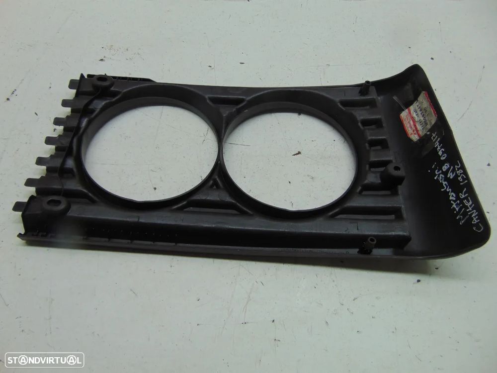 Mitsubishi Canter aro faróis - 3