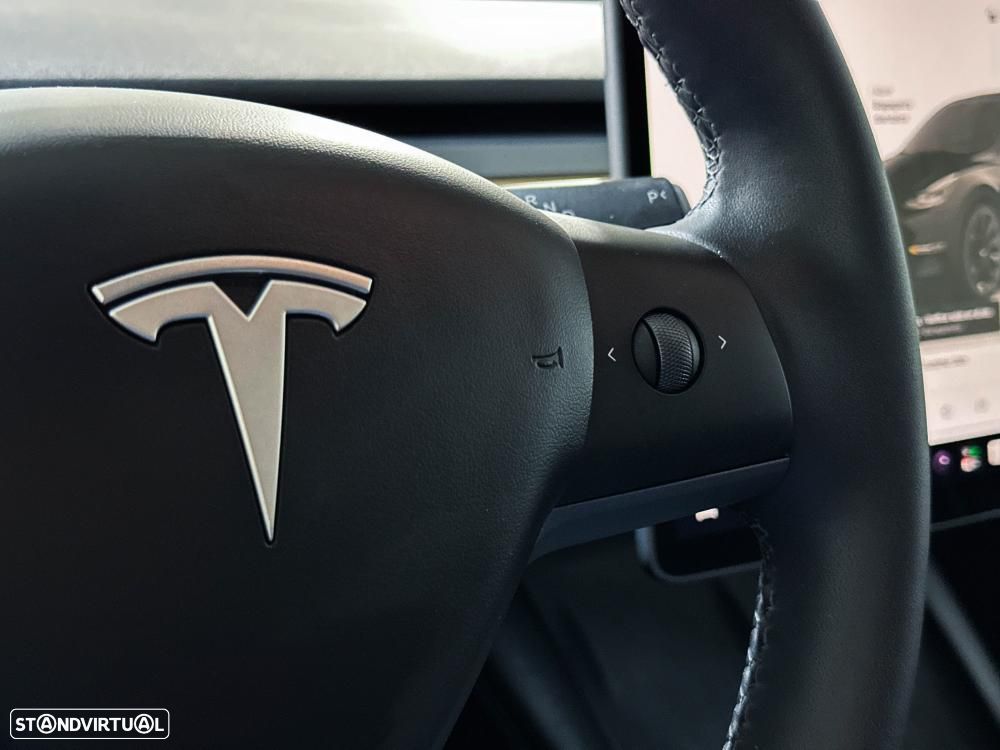 Tesla Model Y Long Range Dual Motor AWD - 42