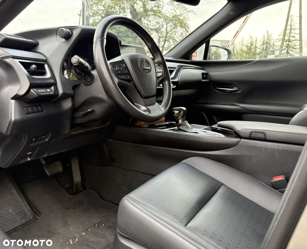 Lexus UX - 11