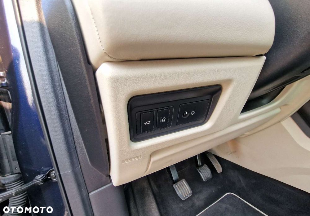 Land Rover Discovery Sport - 31