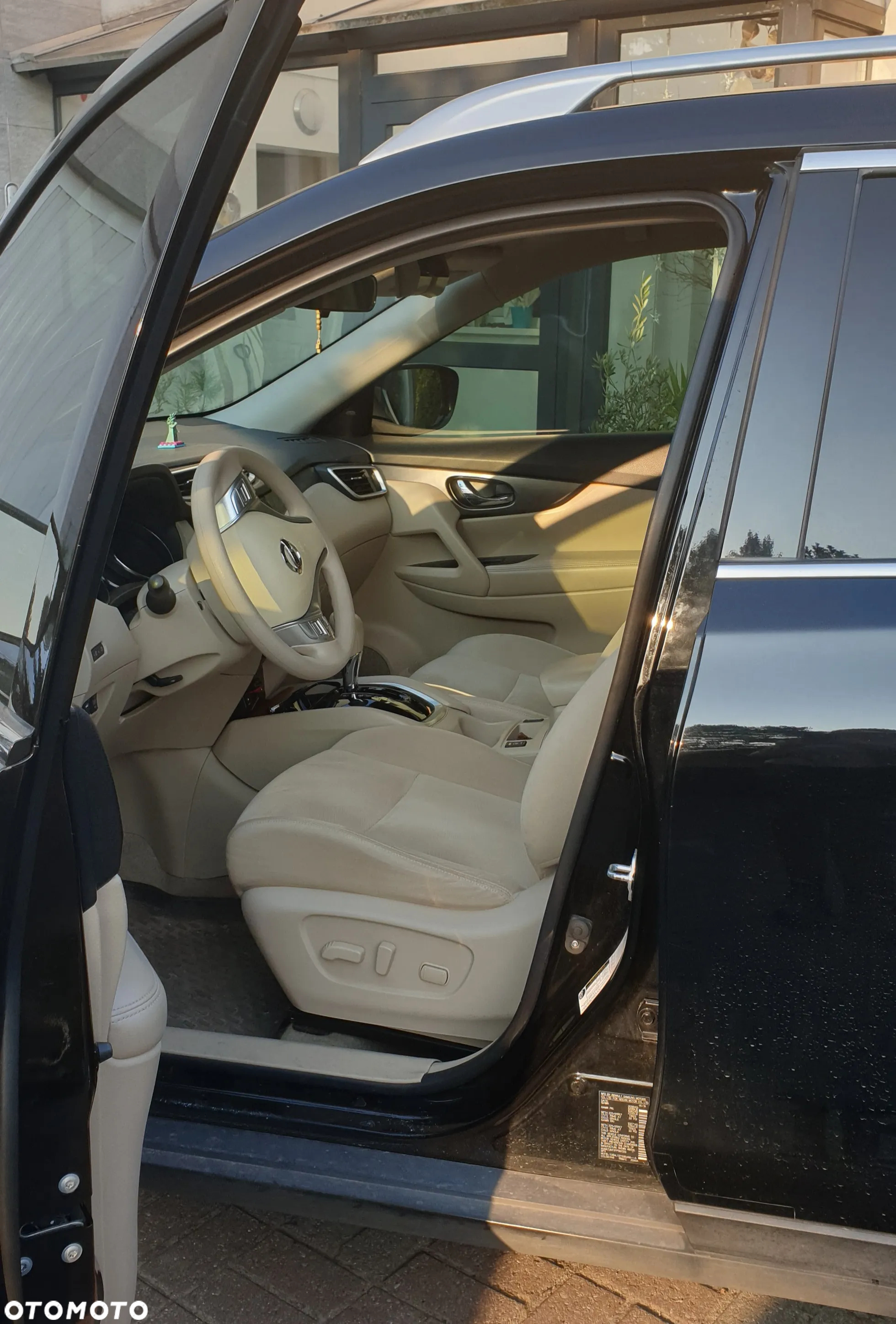 Nissan Rogue - 8