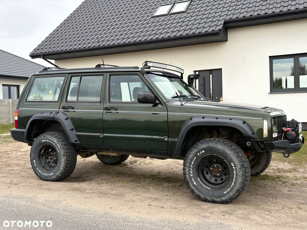 Jeep Cherokee - 1
