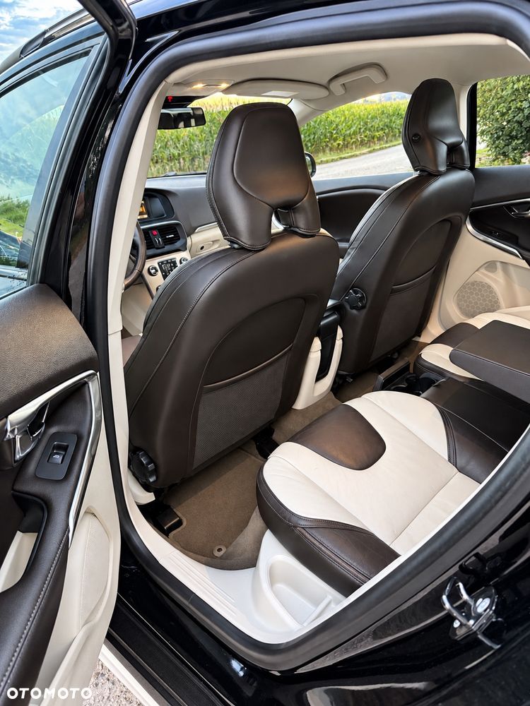 Volvo V40 D3 Summum - 19