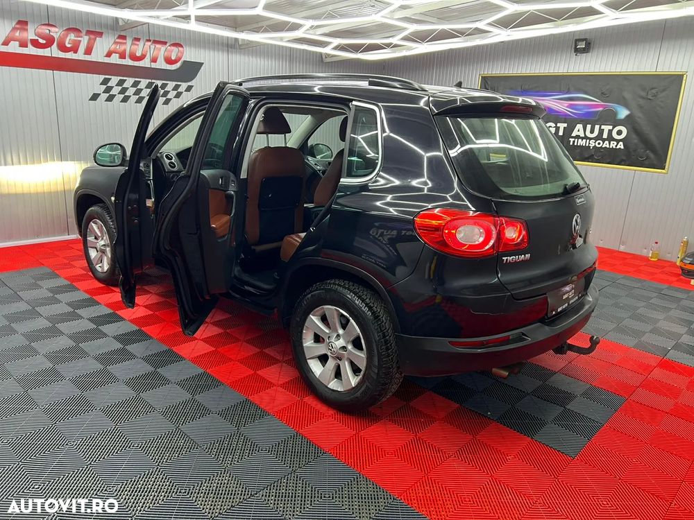 Volkswagen Tiguan - 16
