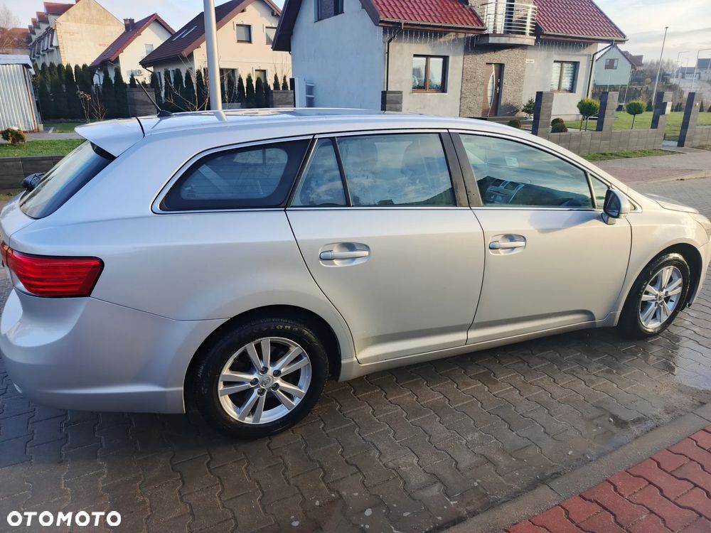 Toyota Avensis 2.0 D-4D Sol - 5