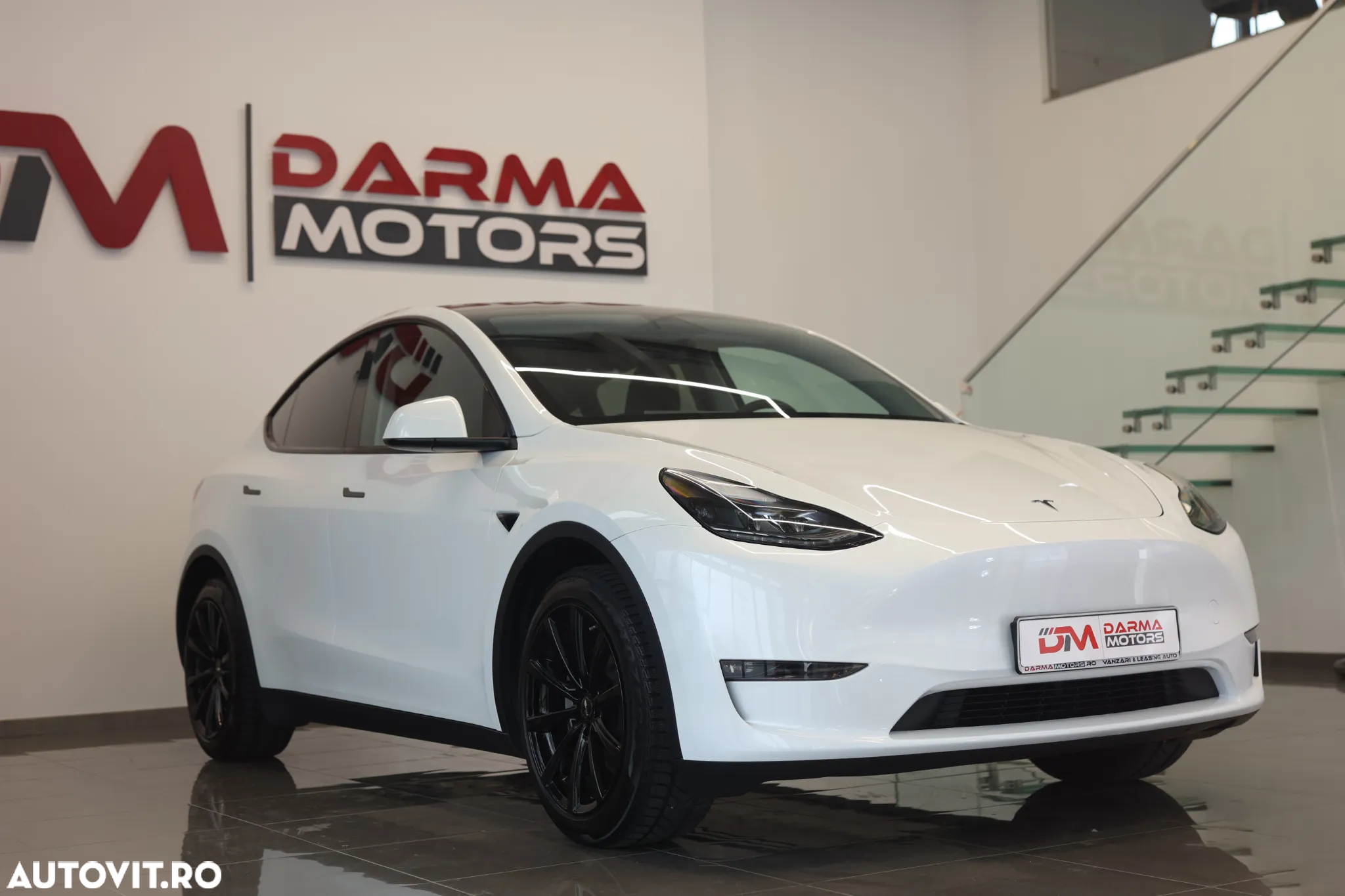 Tesla Model Y Long Range Dual Motor AWD - 4