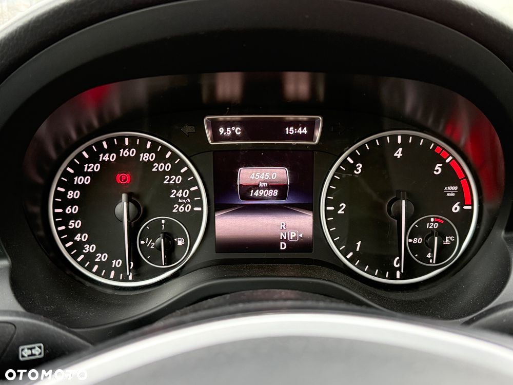 Mercedes-Benz GLA - 21