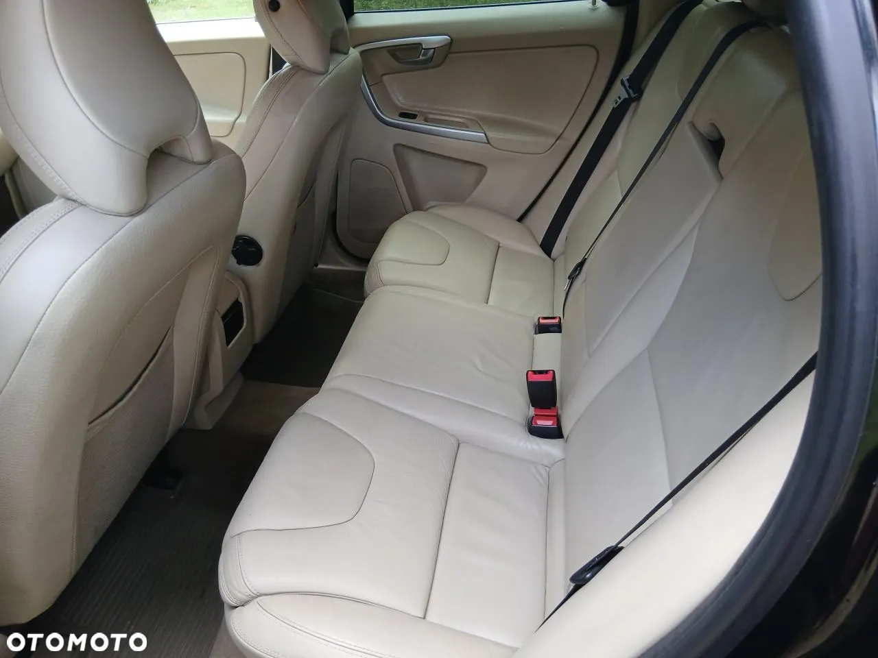 Volvo XC 60 2.4D AWD Momentum - 16