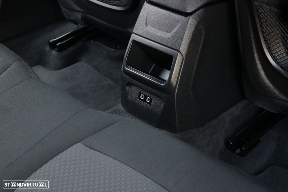 BMW 118 d Pack Desportivo M — fotografia 26