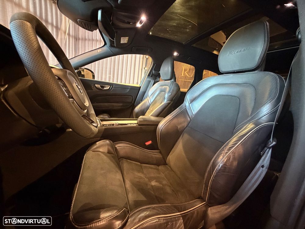 Volvo XC 60 2.0 T8 PHEV R-Design AWD - 26