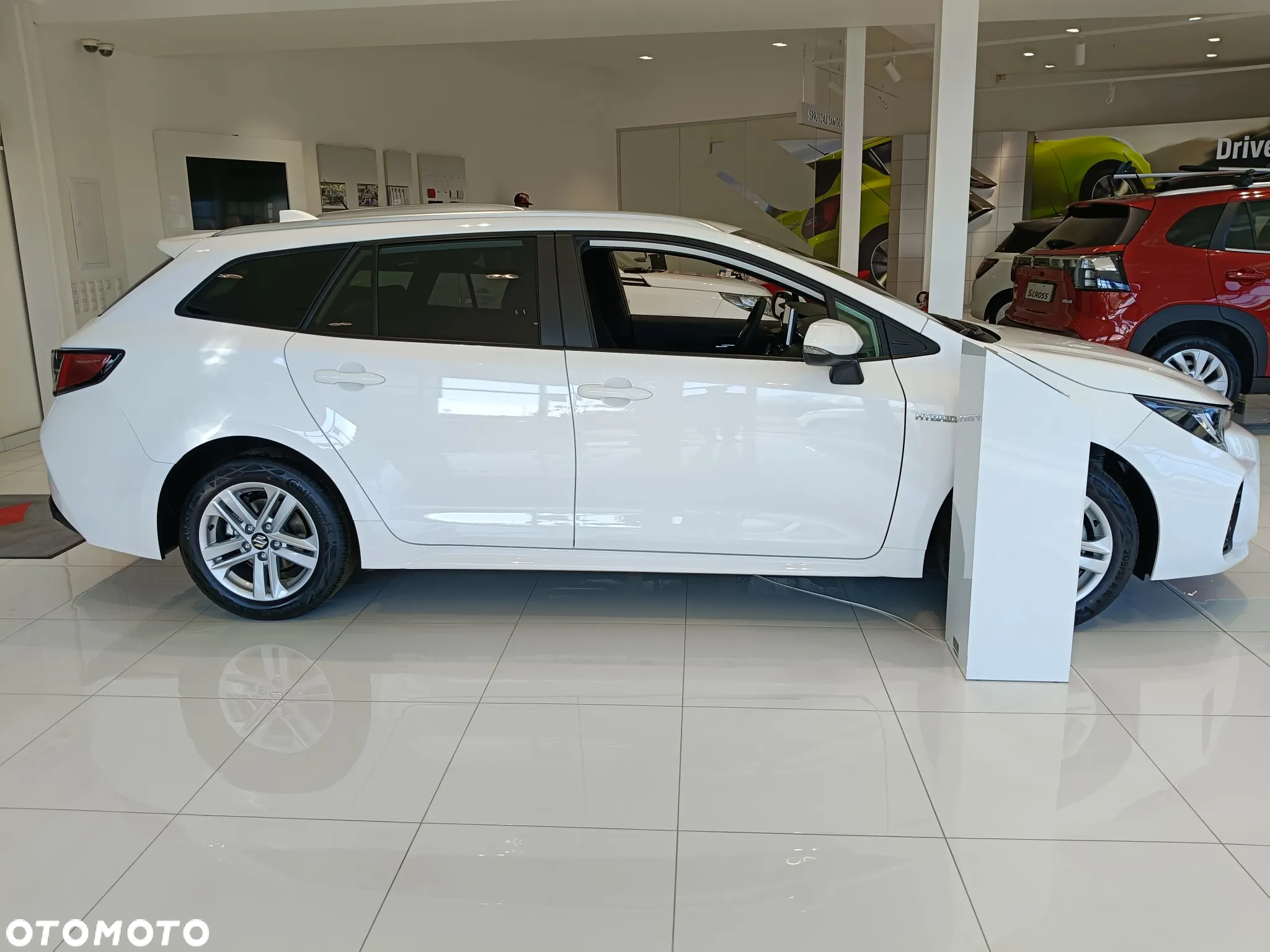 Suzuki Swace 1.8 Hybrid Premium Plus CVT - 4