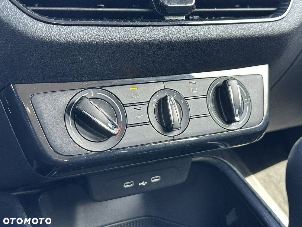 Skoda Fabia 1.0 Ambition - 27