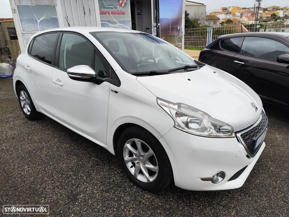 Peugeot 208 1.2 VTi SE Style - 3