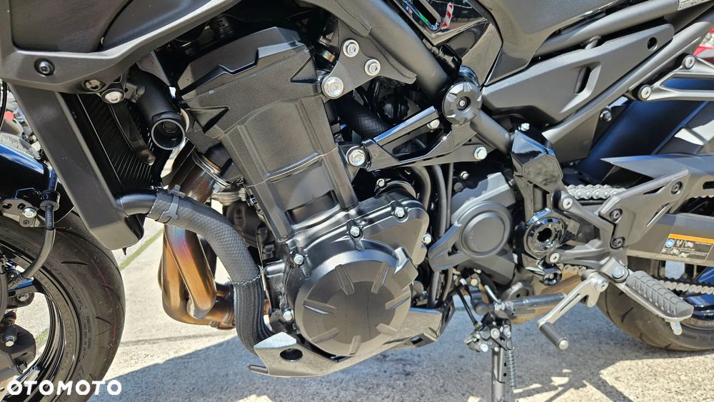 Kawasaki Z 900 - 16