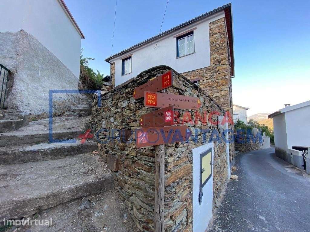 Moradia T5 | Pampilhosa da Serra | 24.000 € | Imóvel da Banca | Opo... - Grande imagem: 2/5