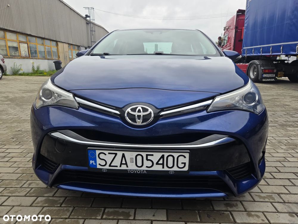 Toyota Avensis 1.6 D-4D Premium - 10
