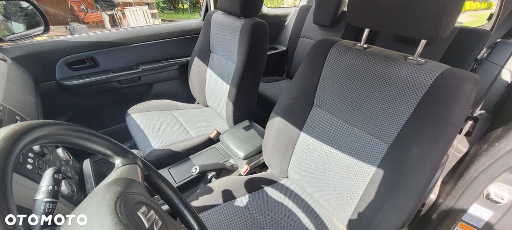 Suzuki Grand Vitara 1.6 De luxe - 6