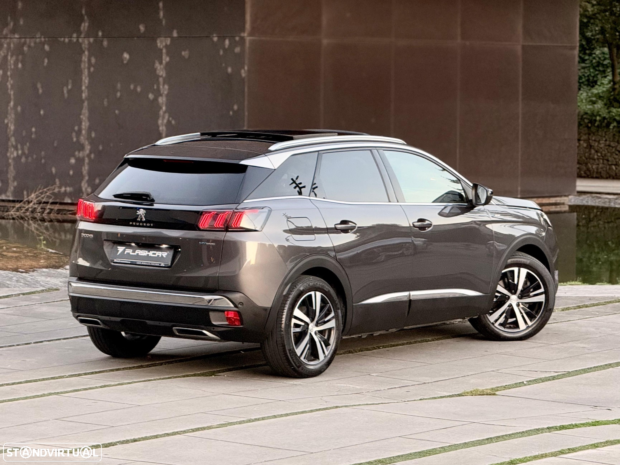 Peugeot 3008 1.6 Hybrid GT Pack e-EAT8 - 32