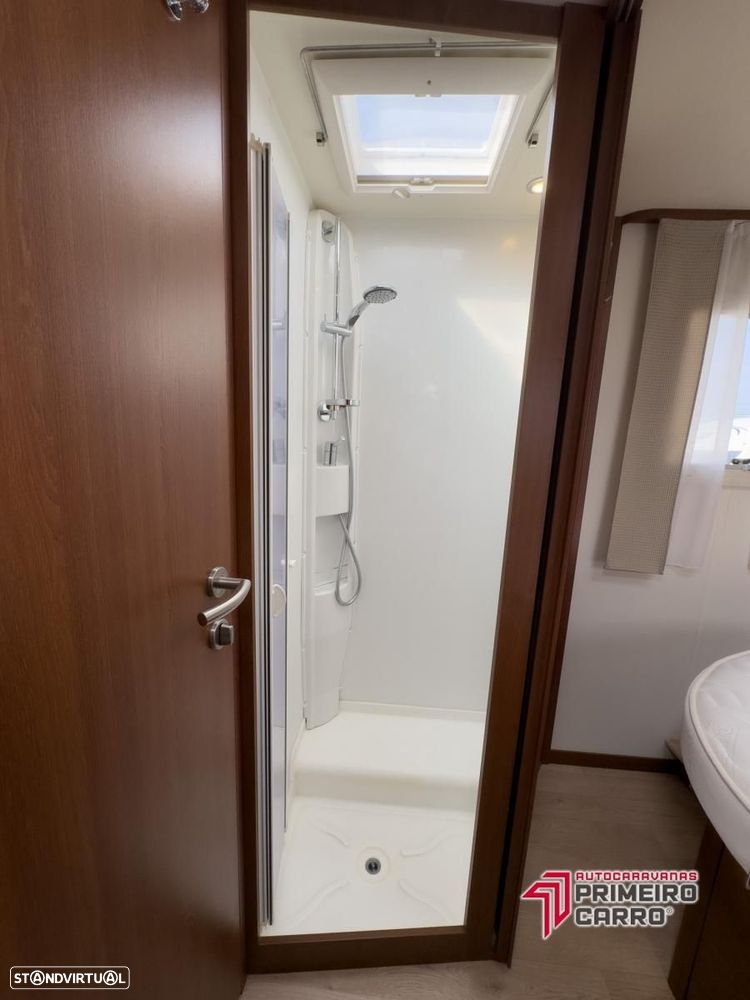 Rapido Serie 6F 696 FF Premium c.central e basculante - 4