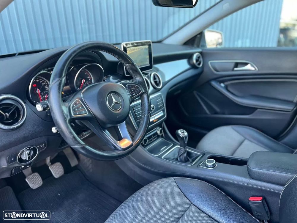 Mercedes-Benz CLA 180 d Shooting Brake - 12
