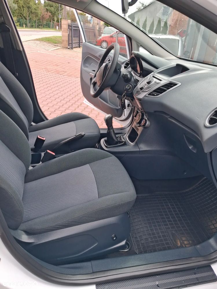 Ford Fiesta - 15
