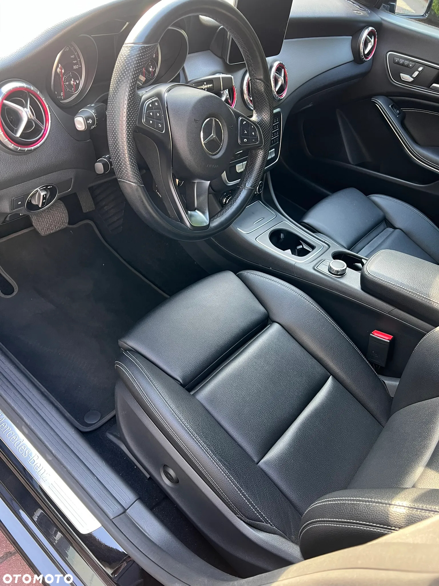Mercedes-Benz CLA 250 7G-DCT - 26
