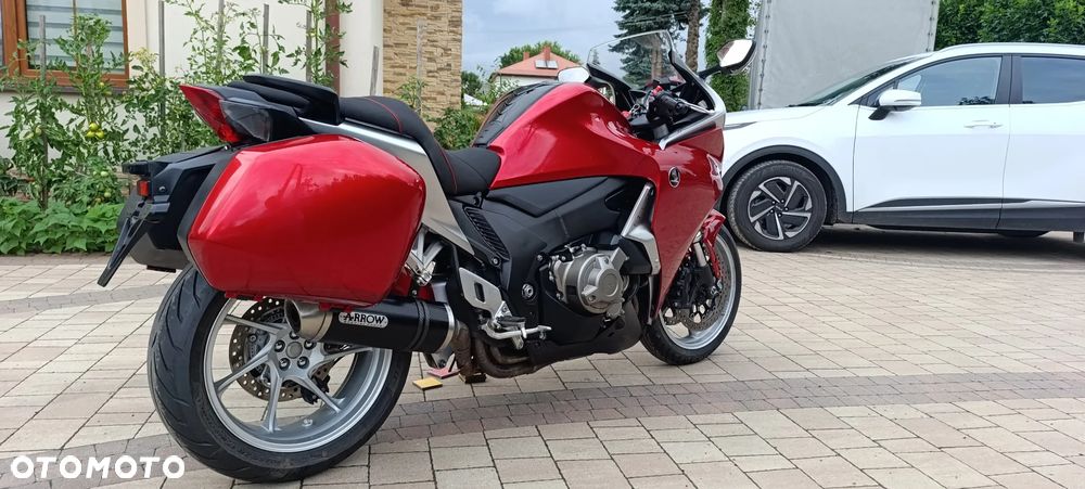 Honda VFR - 8
