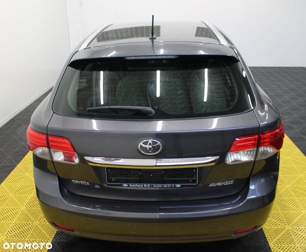 Toyota Avensis Touring Sports 1.8 Multidrive S Executive - 4