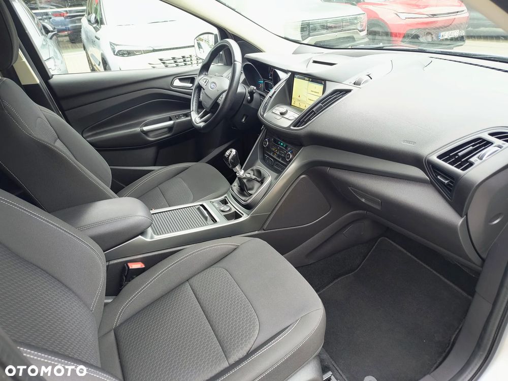Ford Kuga - 10