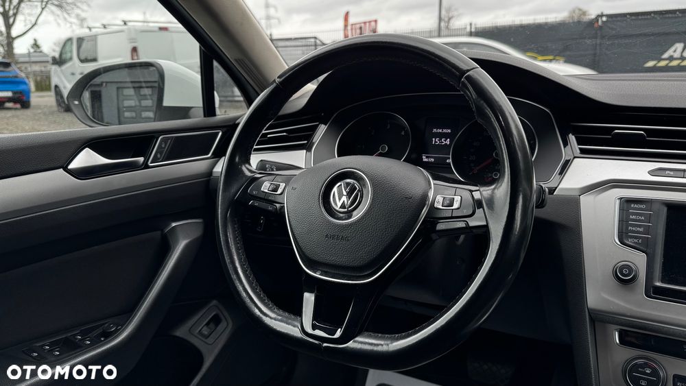 Volkswagen Passat - 29