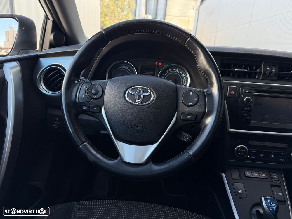 Toyota Auris Touring Sports 1.8 HSD Comfort - 10