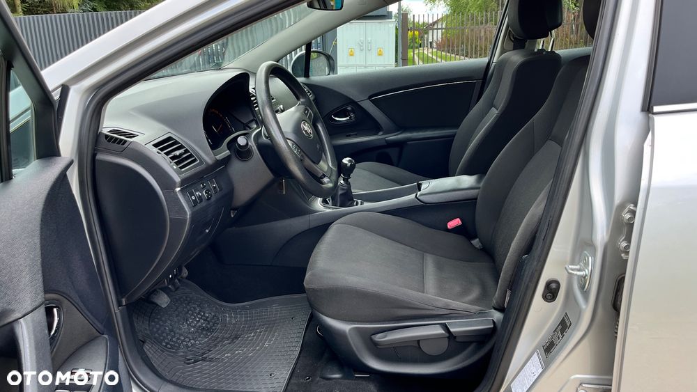 Toyota Avensis 1.8 Sol - 13