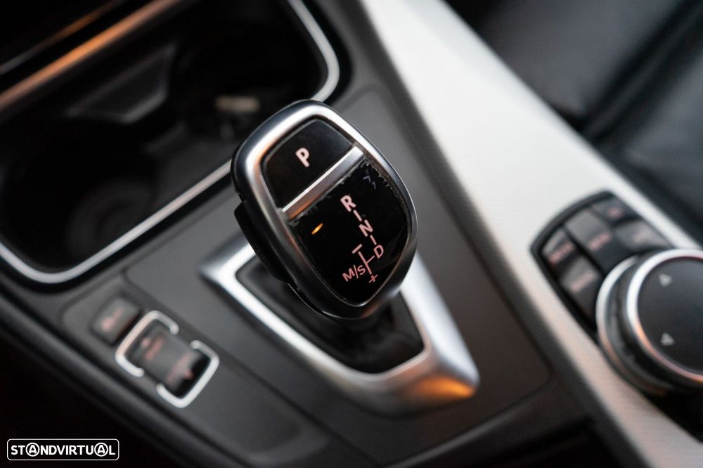 BMW 320 d Touring Auto Pack M - 37