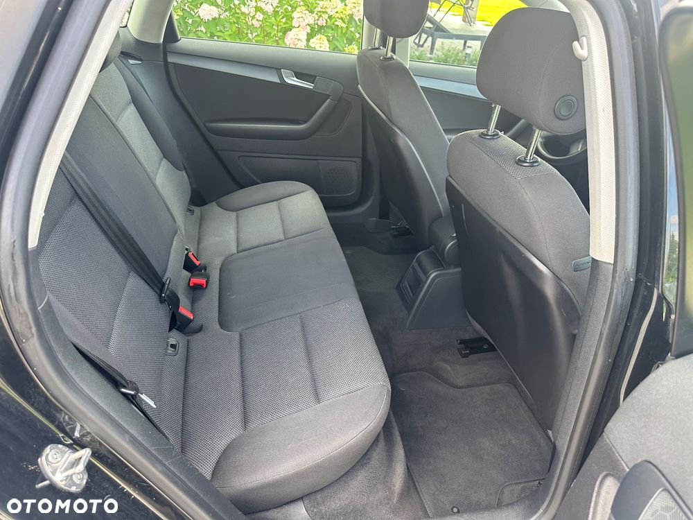 Audi A3 Sportback 1.6 TDI DPF Ambiente - 14