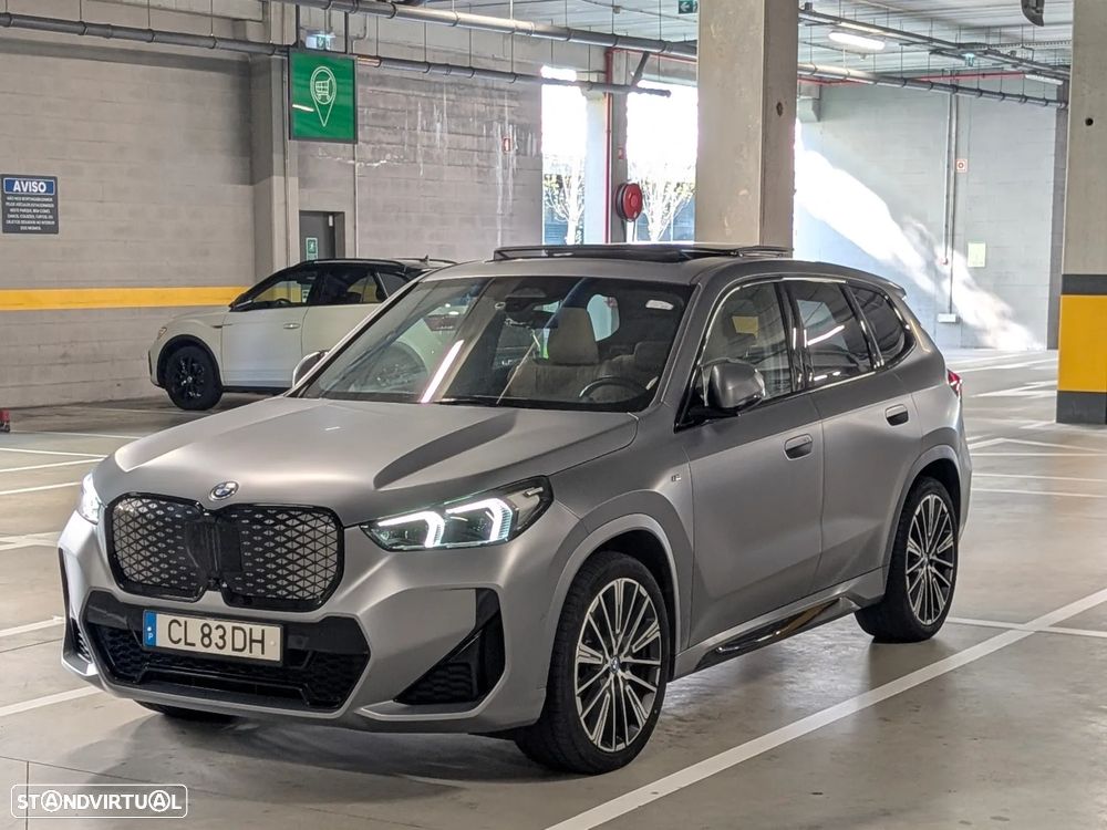 BMW Ix1 2024 photo 2