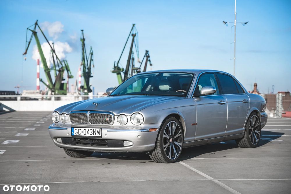Jaguar XJR 4.2 - 4