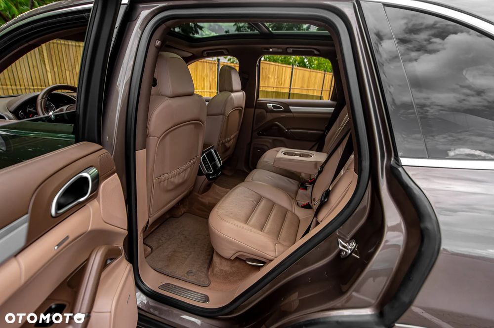Porsche Cayenne S - 36