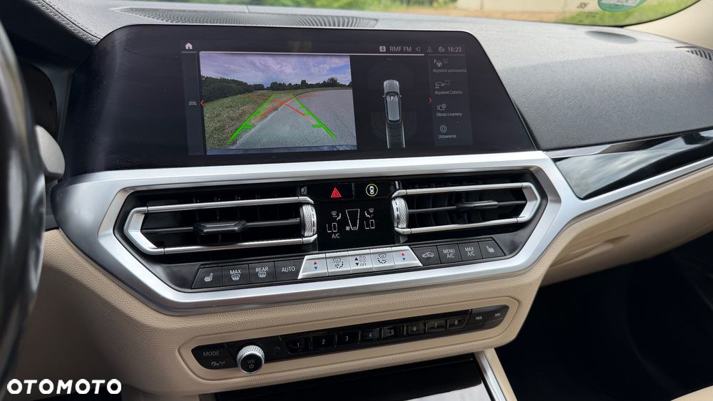 BMW Seria 3 318d Edition M Sport Shadow - 13