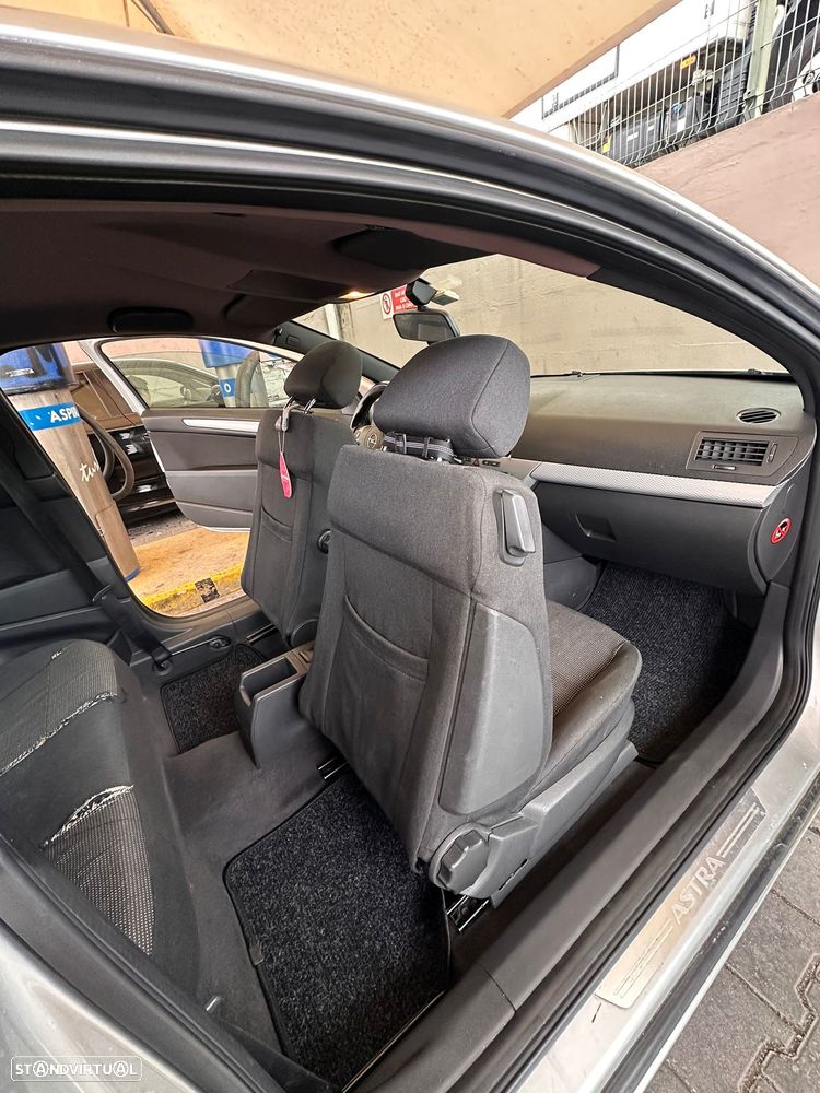 Opel Astra GTC 1.6 - 40