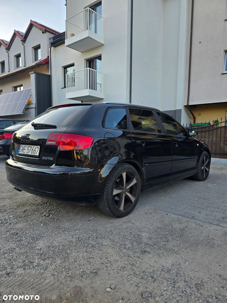 Audi A3 Sportback 2.0 TDI DPF Ambiente S tronic - 2