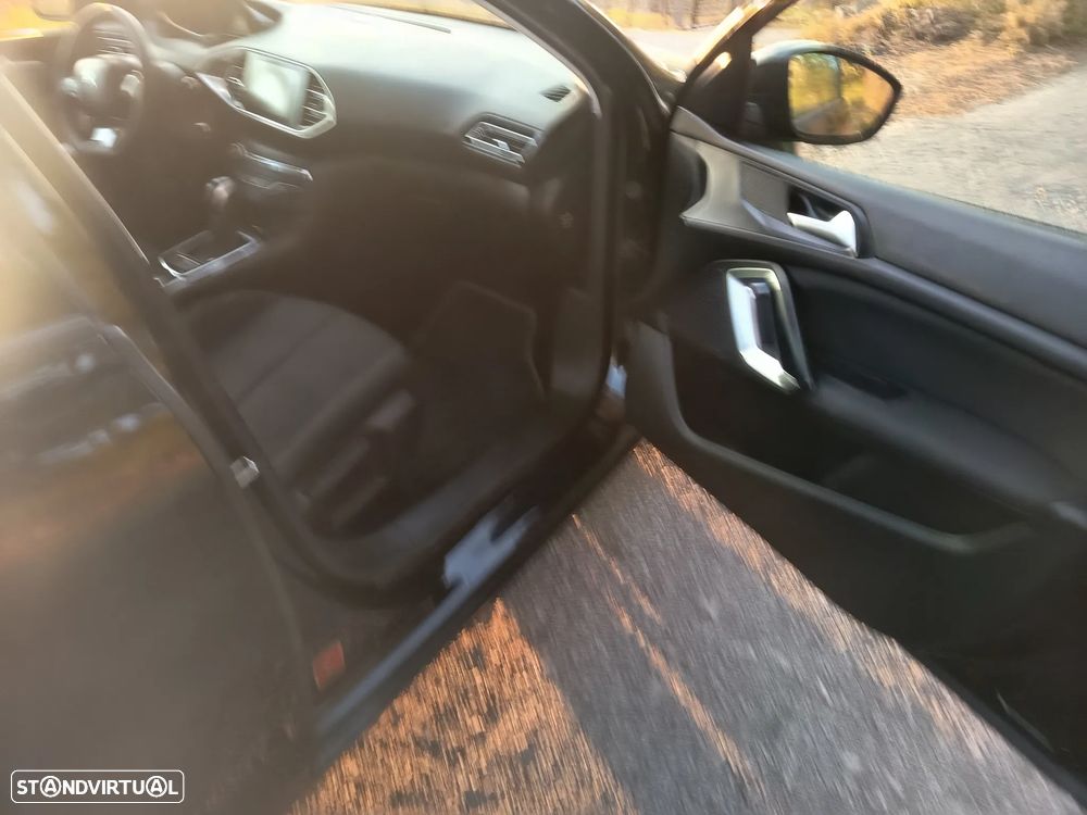 Peugeot 308 SW BlueHDi 120 EAT6 Stop & Start Active - 8
