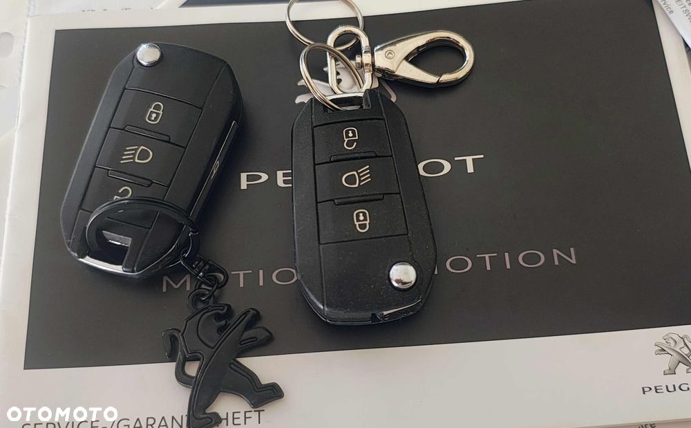 Peugeot 2008 1.2 Pure Tech GPF Style - 37