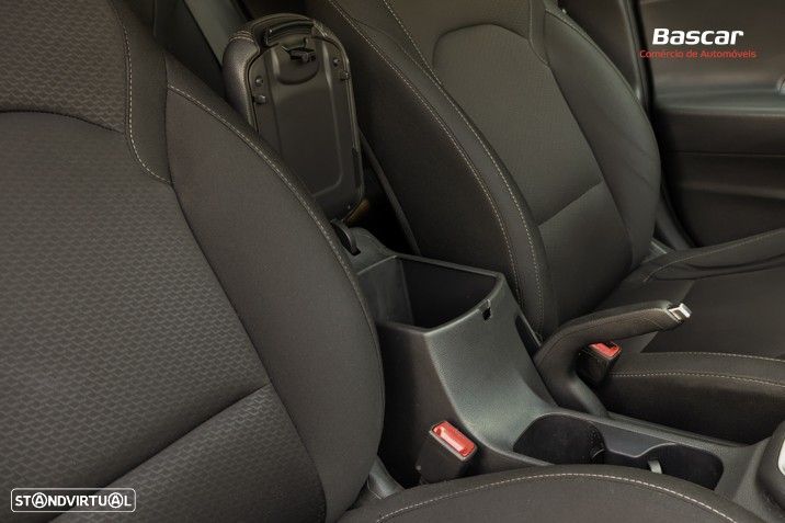 Hyundai i30 SW 1.6 CRDi Style+Navi - 24