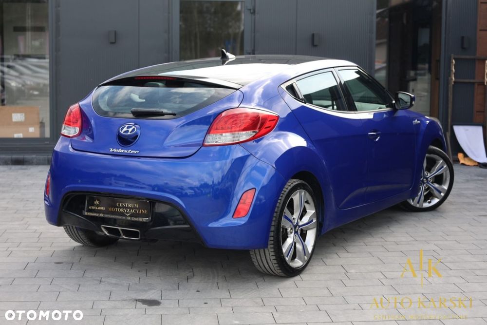 Hyundai Veloster - 4