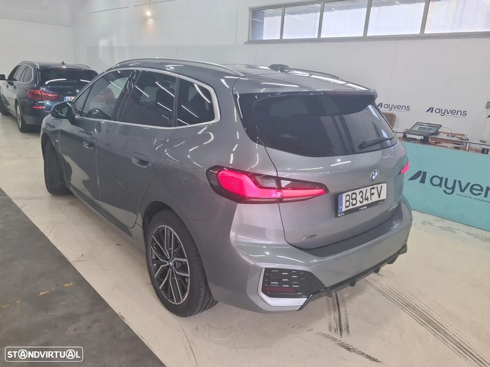 BMW 230xe Active Tourer - 2