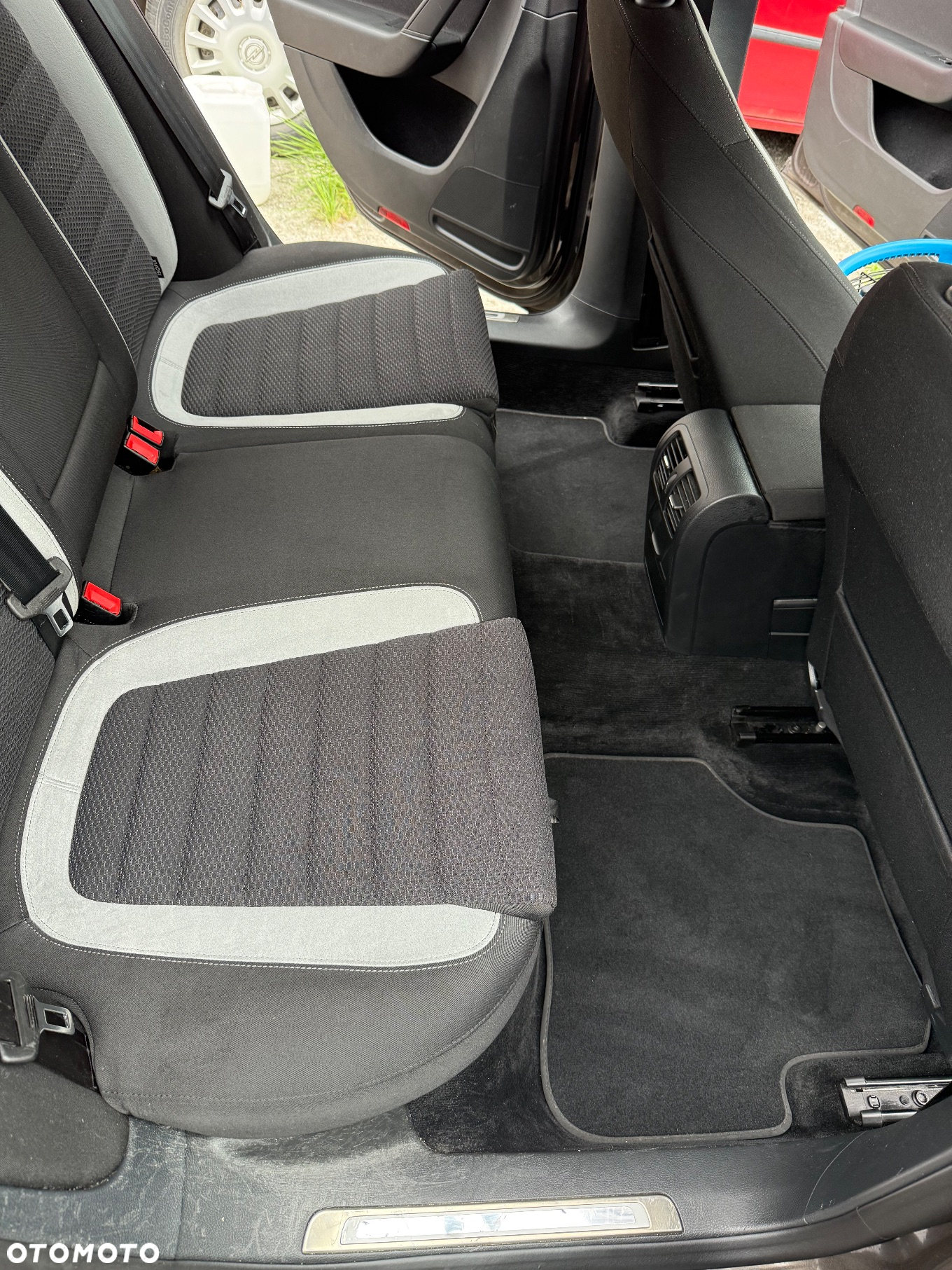 Volkswagen Passat Variant 2.0 TDI BlueMotion Technology R-Line - 20
