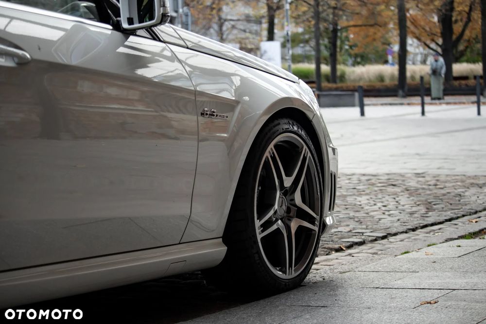 Mercedes-Benz Klasa E 63 AMG - 32