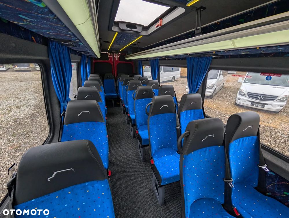 Mercedes-Benz Sprinter 519 - 19